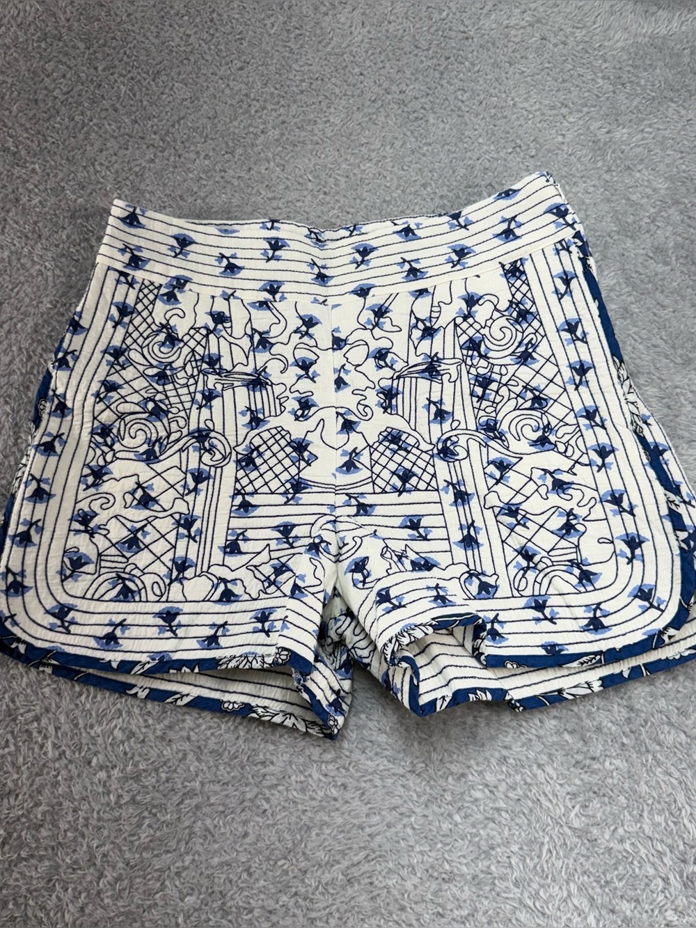 Formula Joven White Embroidered Shorts Floral Cotton Boho Size EUR 38 US Medium
